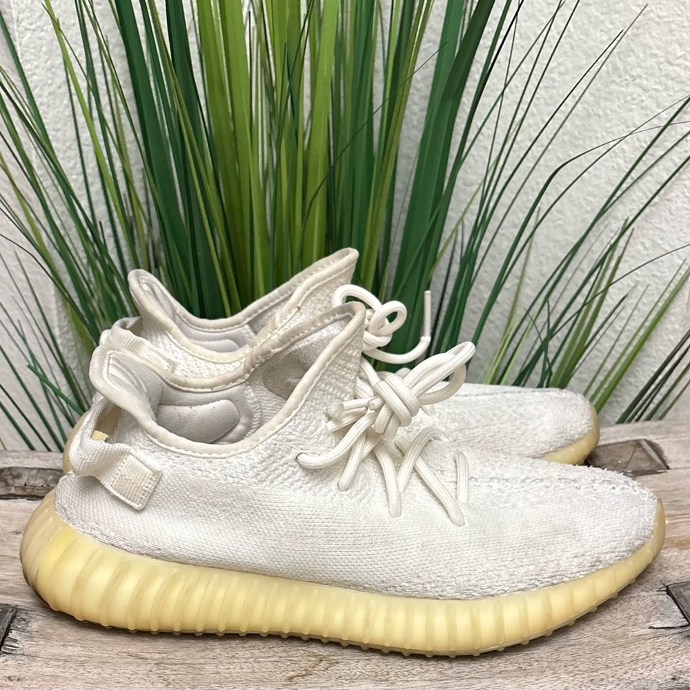 Yeezy Boost 350 V2 Sneakers
